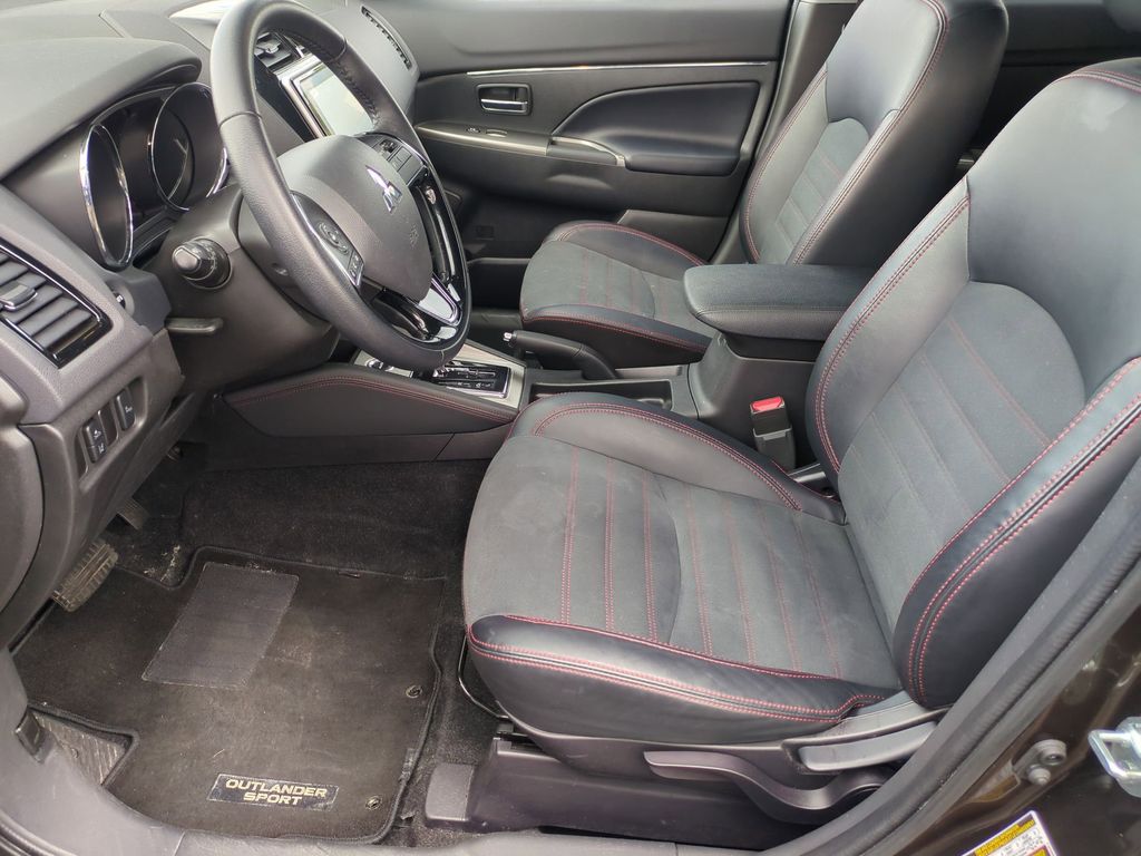 Thumbnail: 2025 Mitsubishi Outlander Sport - 18