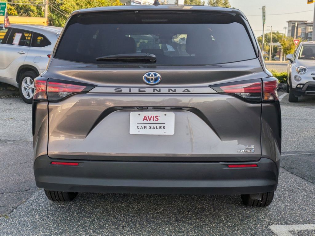 Thumbnail: 2022 Toyota Sienna - 5