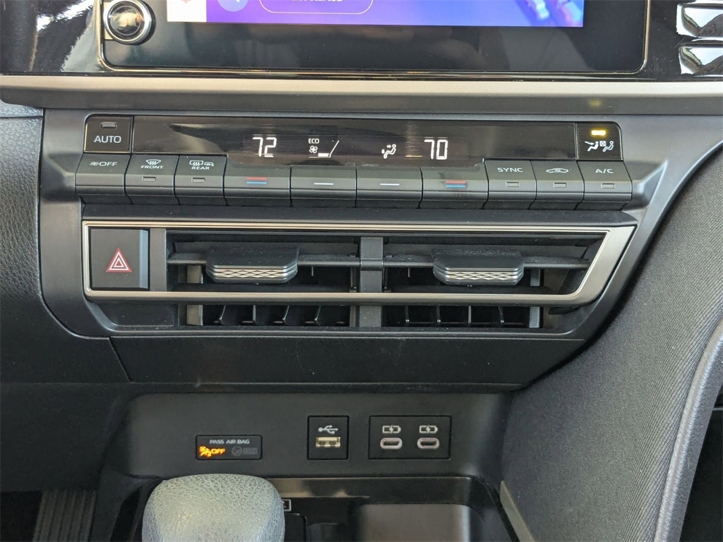 Thumbnail: 2025 Toyota Camry - 25