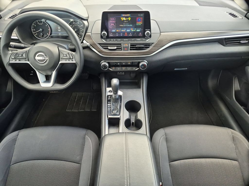 2025 Nissan Altima SV - Photo 25