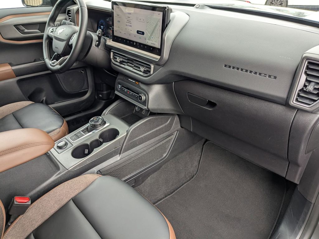 Thumbnail: 2025 Ford Bronco Sport - 32