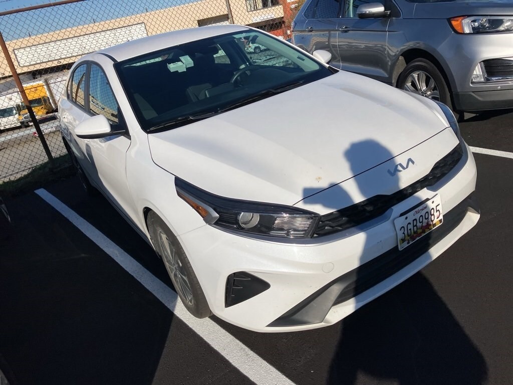 2024 Kia Forte LXS photo 2