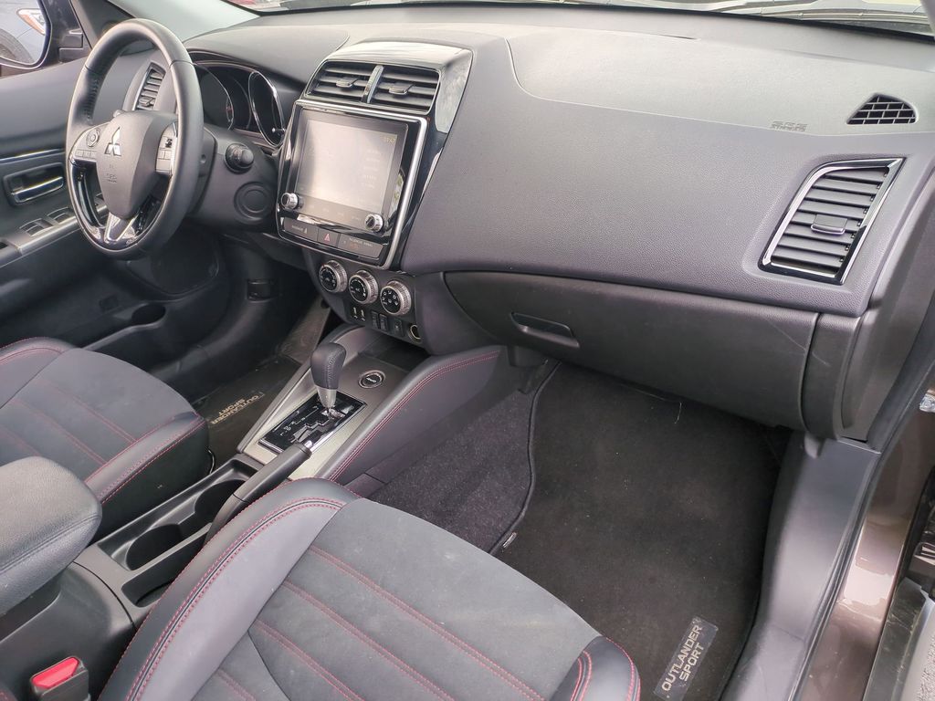 Thumbnail: 2025 Mitsubishi Outlander Sport - 25