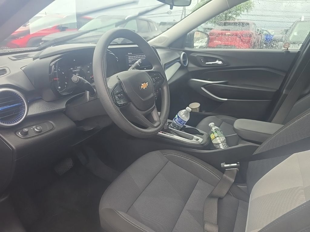 Thumbnail: 2025 Chevrolet Trax - 7