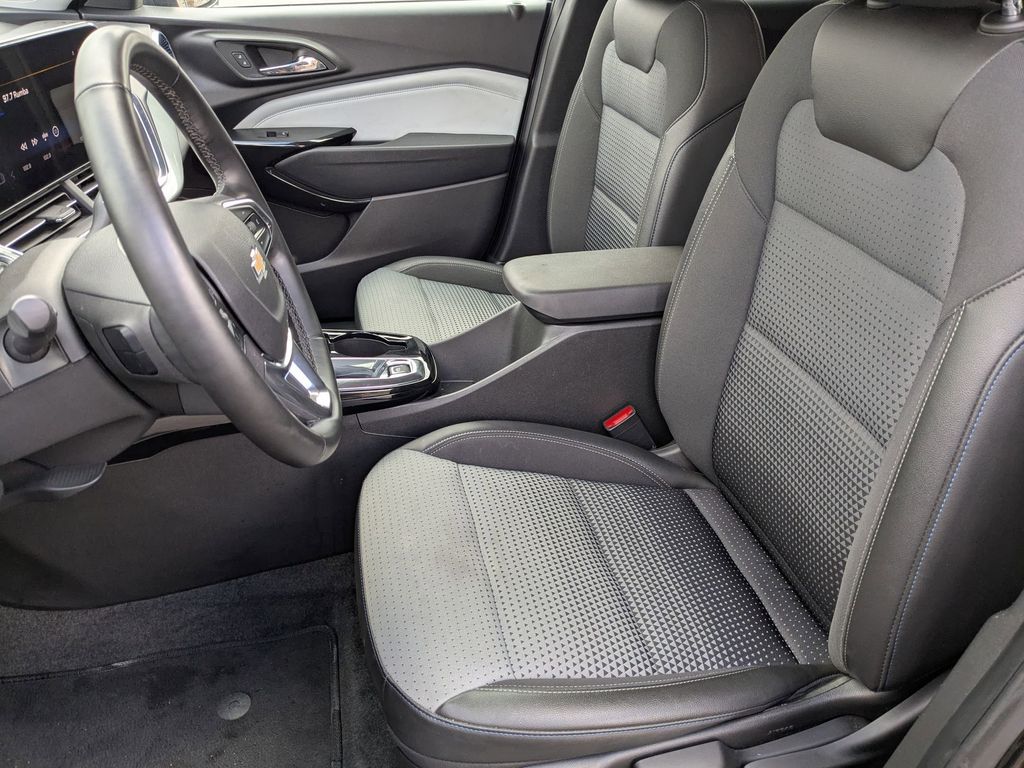 Thumbnail: 2025 Chevrolet Trax - 15