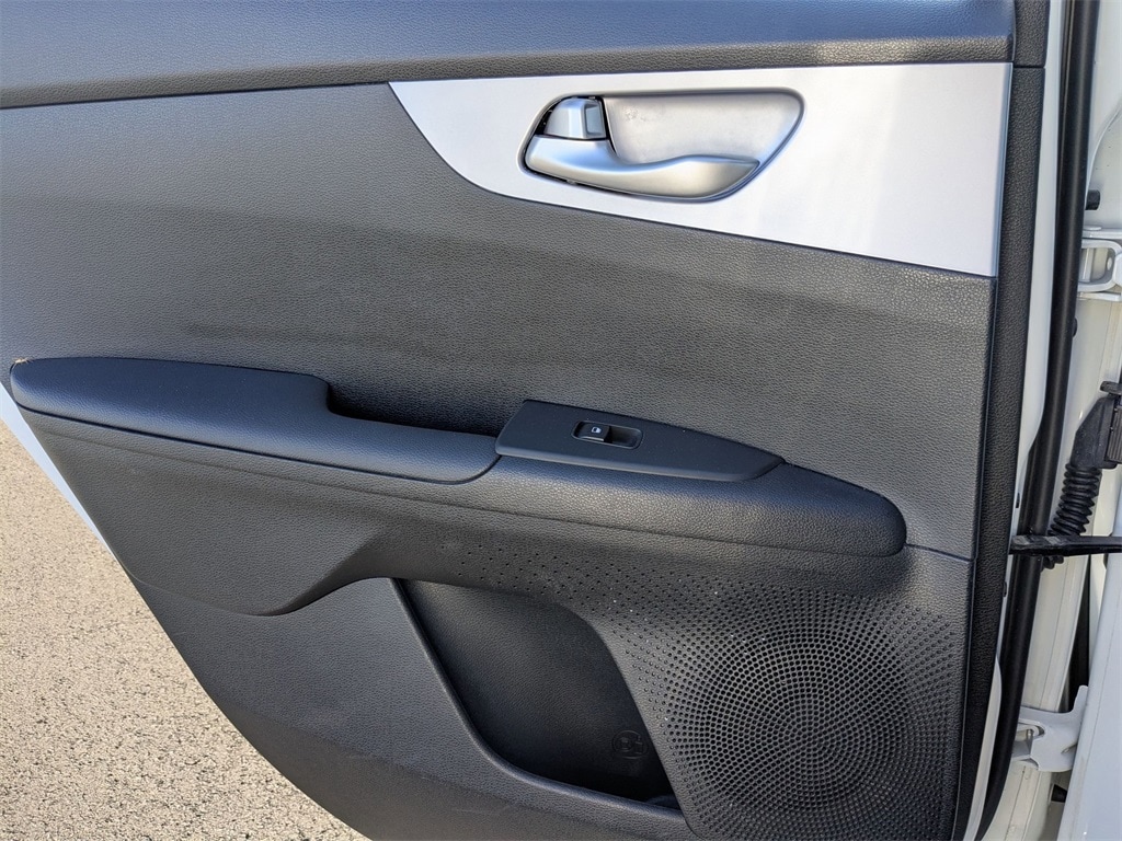 Thumbnail: 2024 Kia Forte - 24