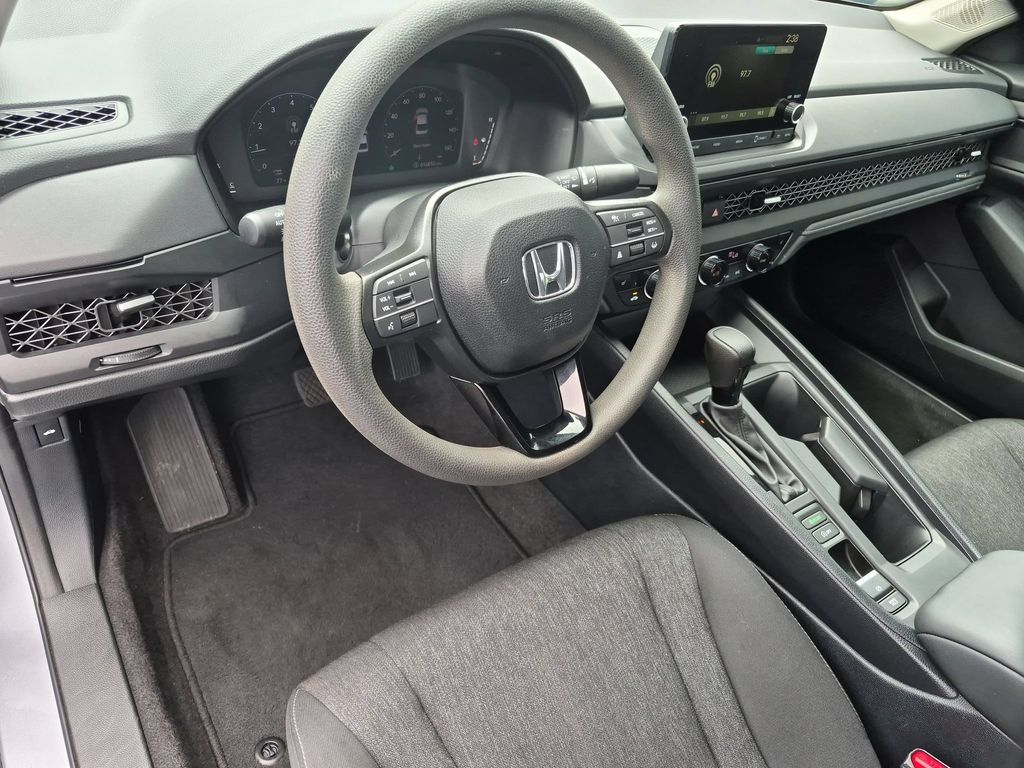 2025 Honda Accord SE - Photo 15