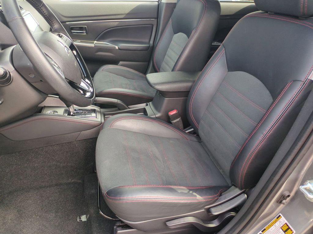 Thumbnail: 2025 Mitsubishi Outlander Sport - 19