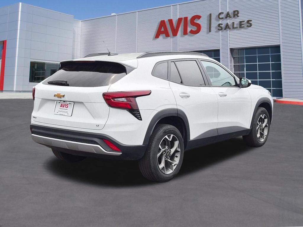 Thumbnail: 2025 Chevrolet Trax - 6