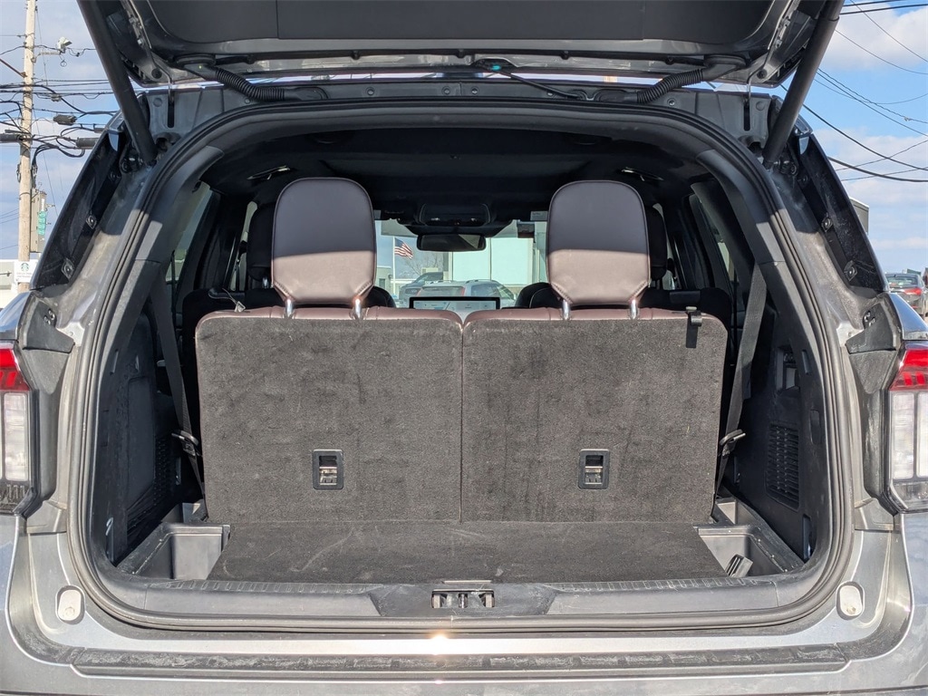 Thumbnail: 2025 Ford Explorer - 36