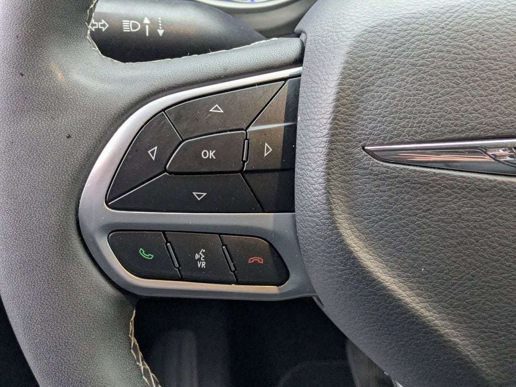 Thumbnail: 2025 Chrysler Pacifica - 18