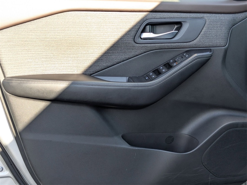 Thumbnail: 2023 Nissan Rogue - 13