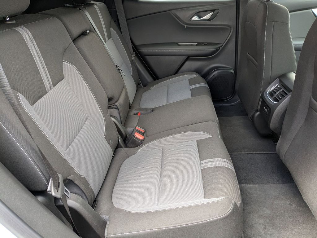 Thumbnail: 2025 Chevrolet Blazer - 30