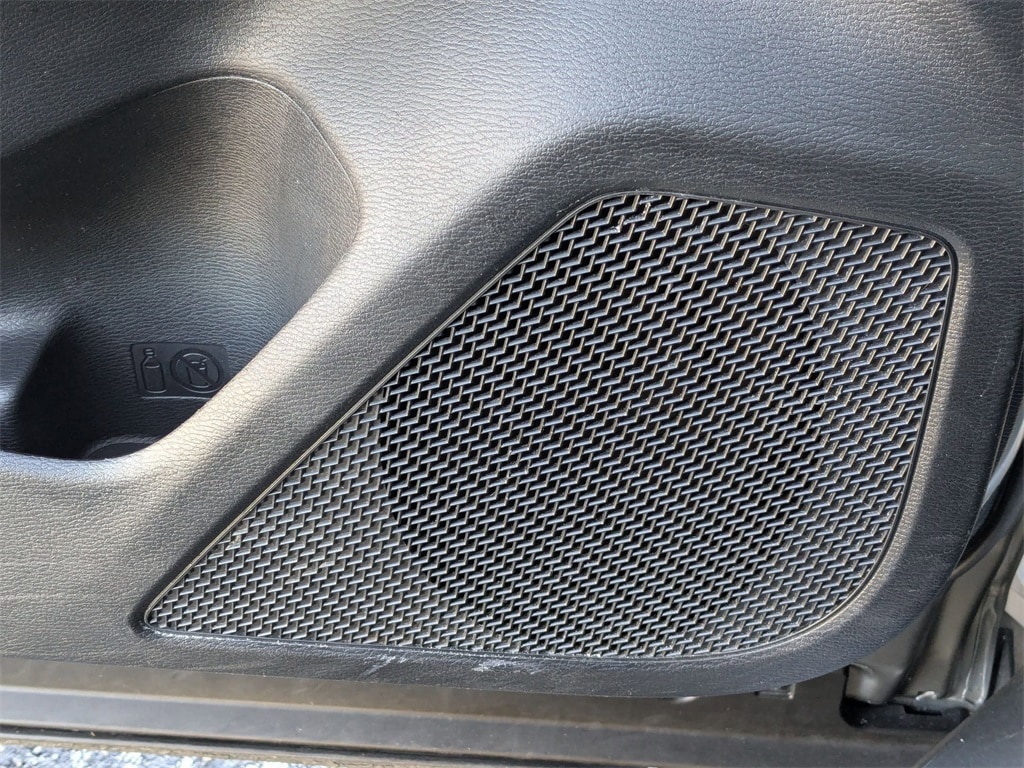 Thumbnail: 2024 Mitsubishi Outlander - 15