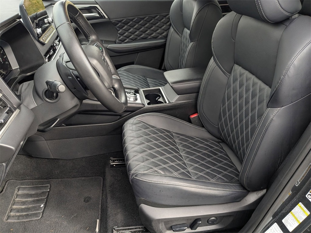 Thumbnail: 2024 Mitsubishi Outlander - 21