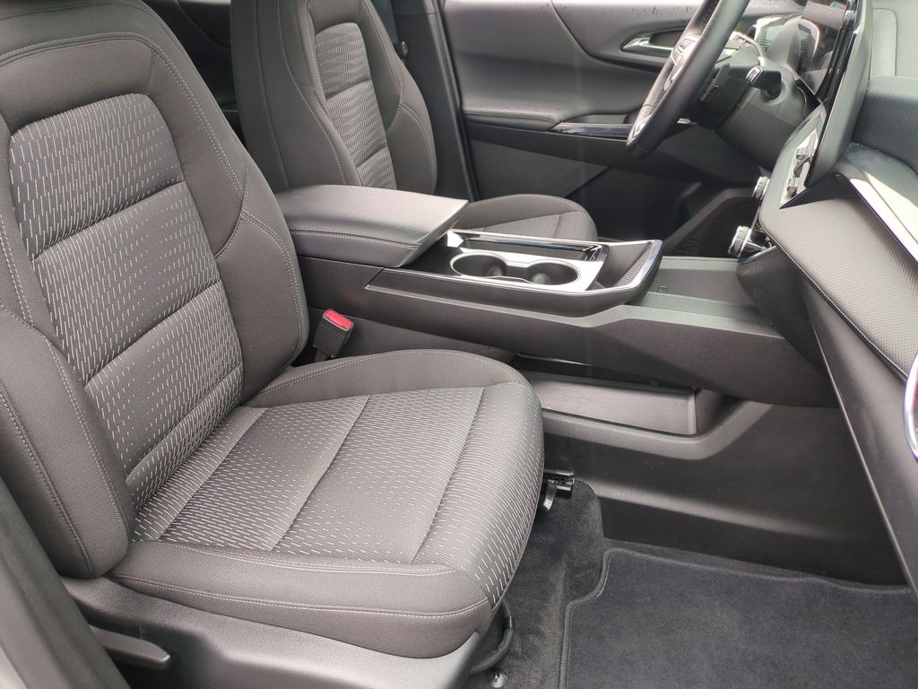 Thumbnail: 2025 Chevrolet Equinox - 24