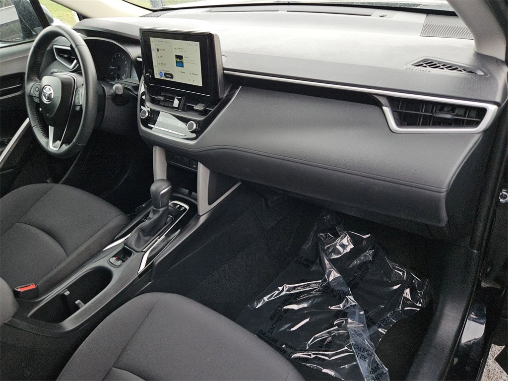 Thumbnail: 2025 Toyota Corolla Cross - 25