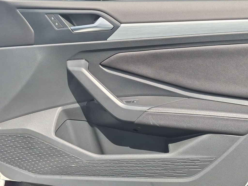 Thumbnail: 2025 Volkswagen Jetta - 33