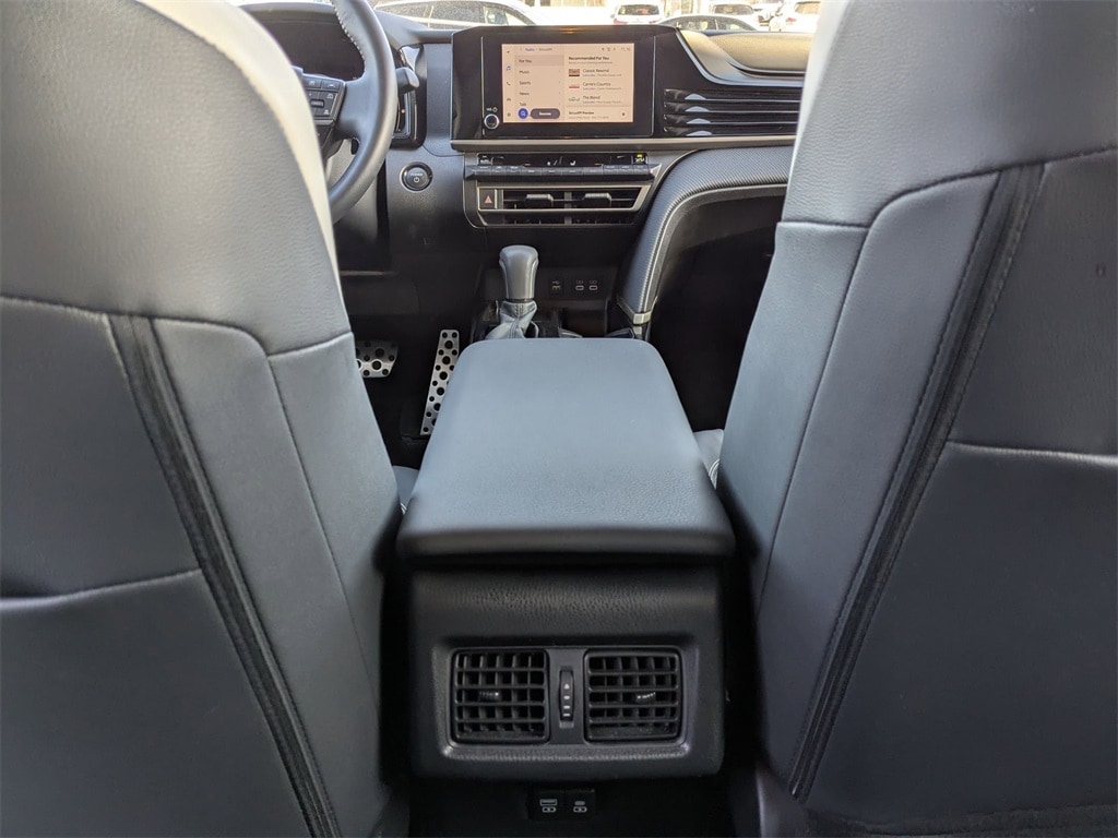 Thumbnail: 2025 Toyota Camry - 30