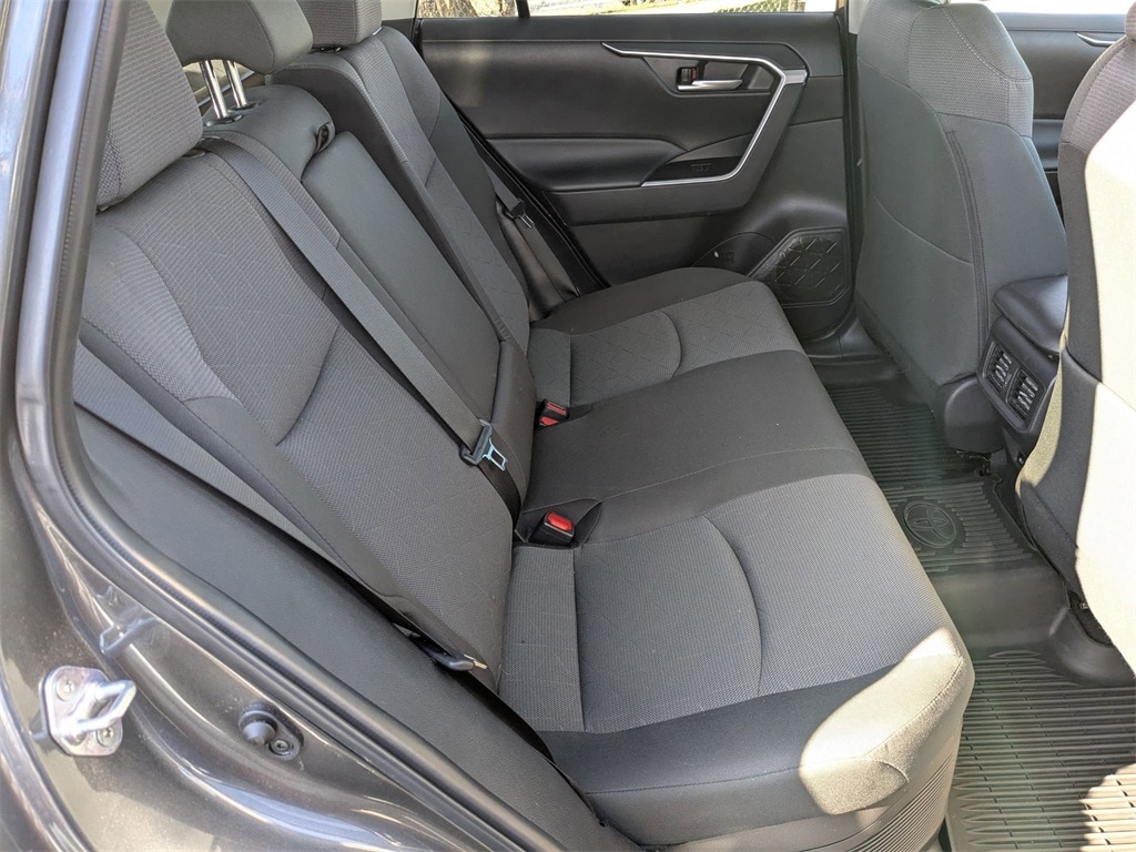 Thumbnail: 2025 Toyota RAV4 - 31