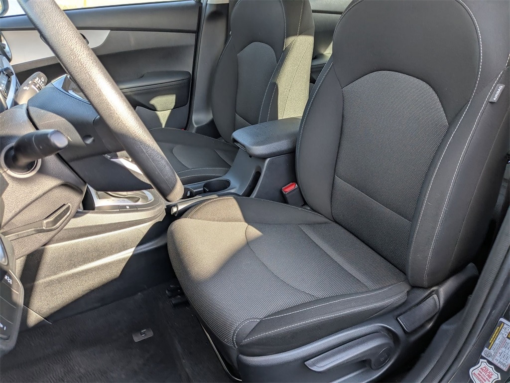 Thumbnail: 2024 Kia Forte - 17