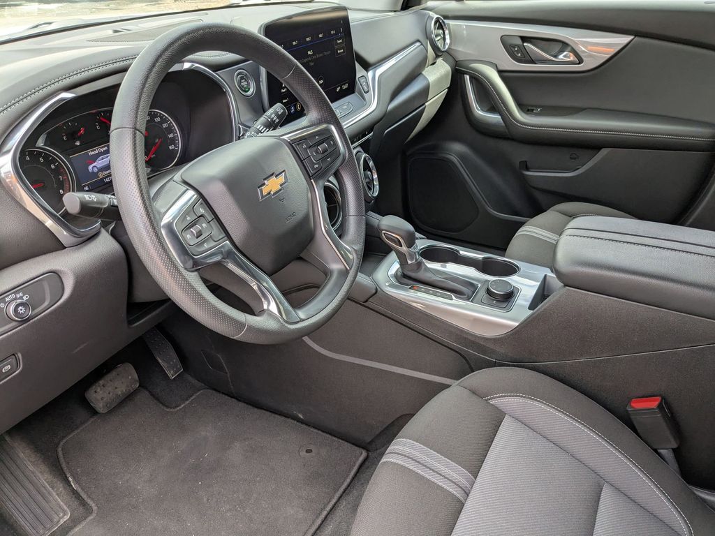 Thumbnail: 2025 Chevrolet Blazer - 15