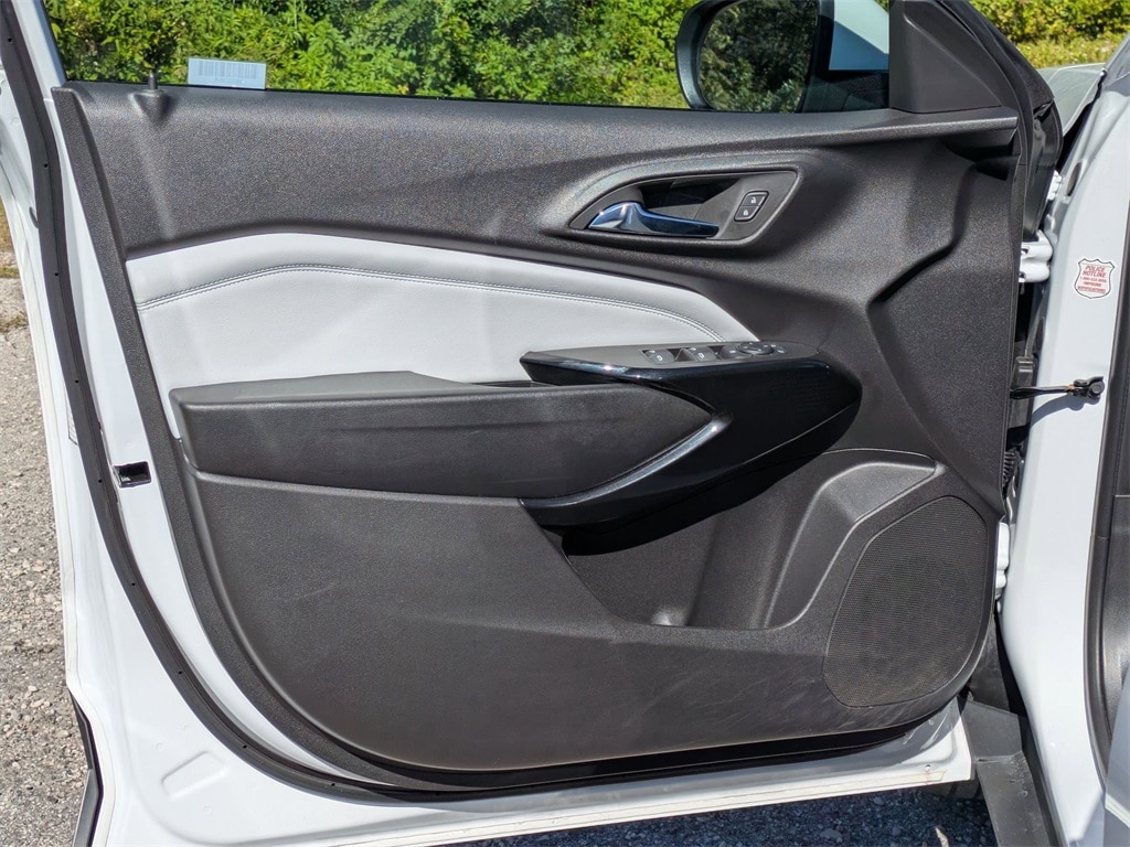 Thumbnail: 2025 Chevrolet Trax - 11