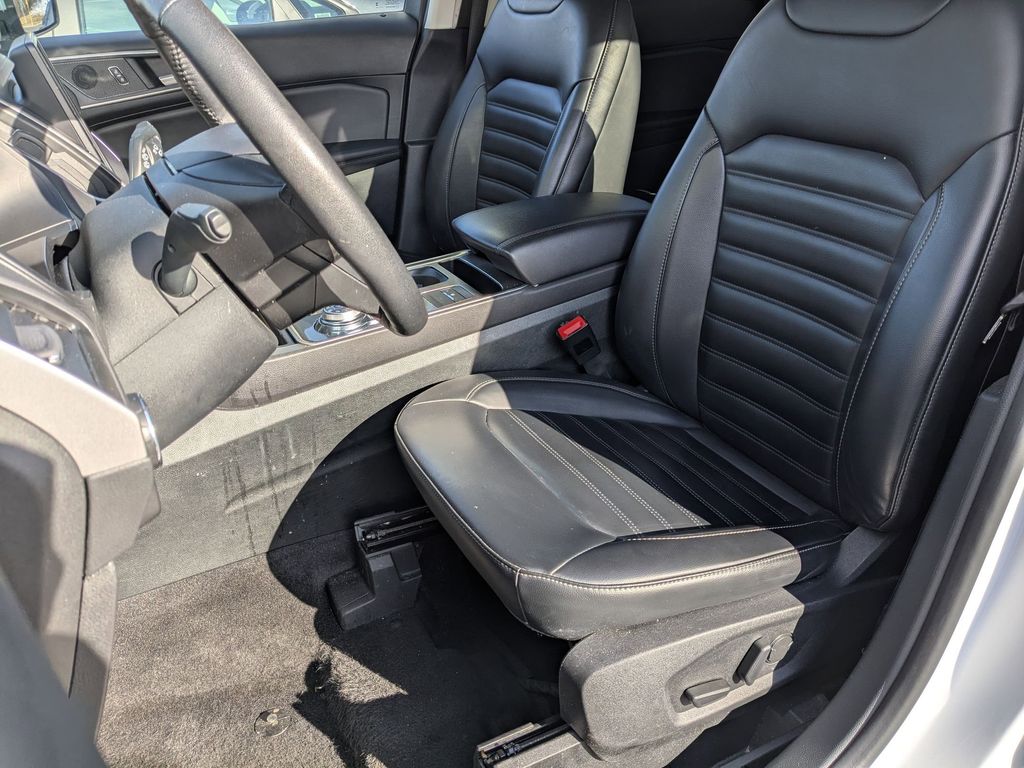 Thumbnail: 2024 Ford Edge - 17