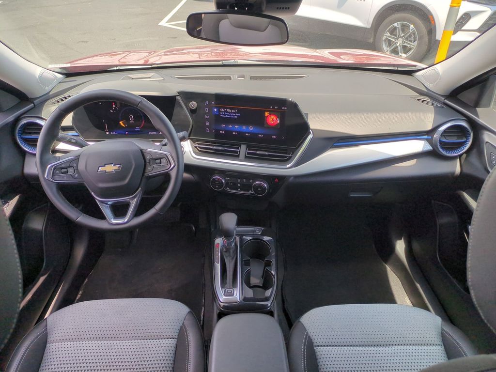 Thumbnail: 2025 Chevrolet Trax - 21