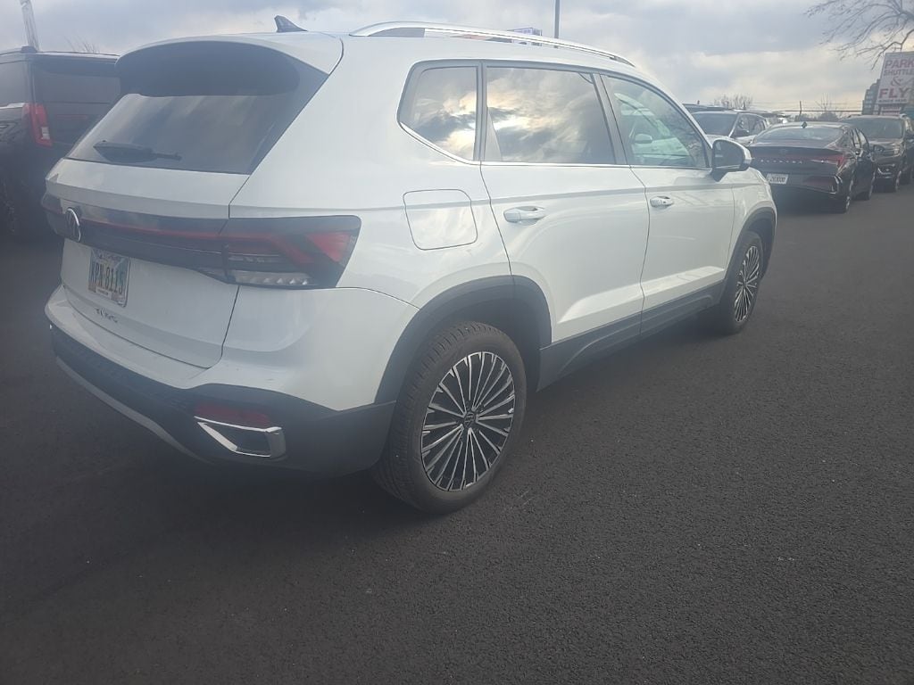 Certified 2025 Volkswagen Taos 1.5T SE SUV