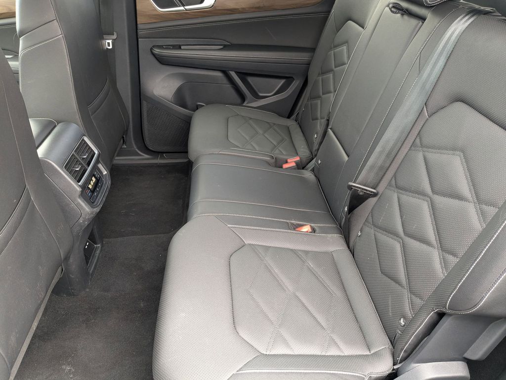 Thumbnail: 2025 Volkswagen Atlas - 26