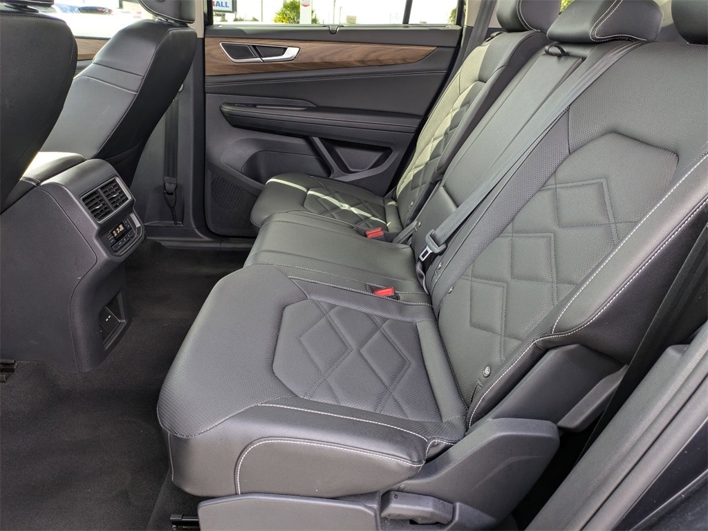 Thumbnail: 2025 Volkswagen Atlas - 28