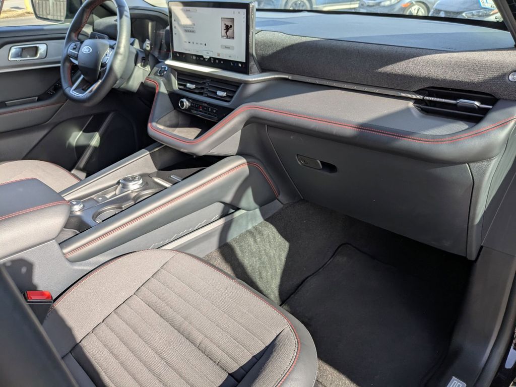 Thumbnail: 2025 Ford Explorer - 34