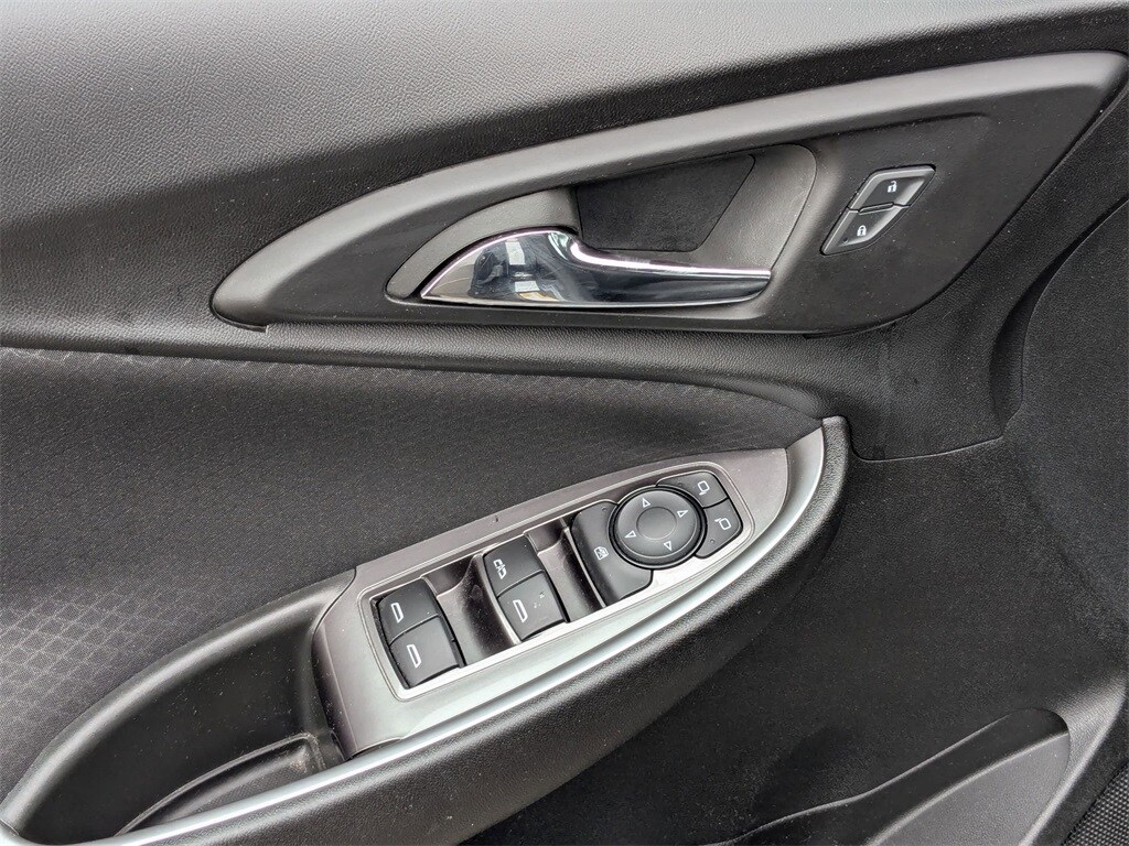 Thumbnail: 2023 Chevrolet Malibu - 14