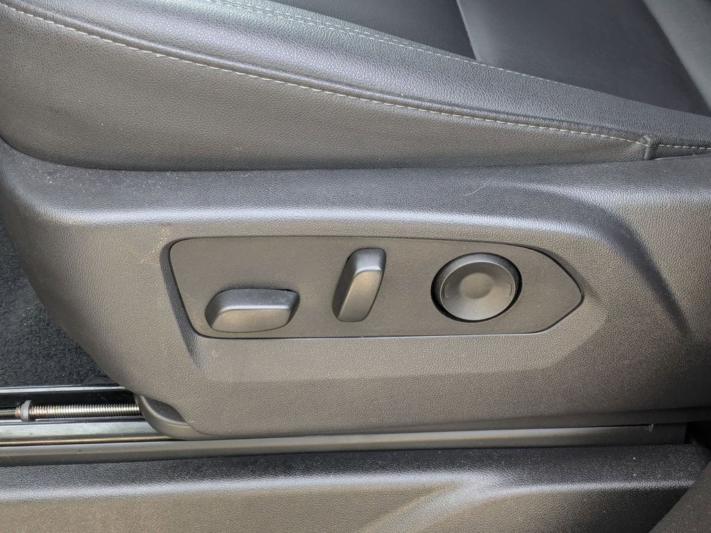 Thumbnail: 2025 Chevrolet Tahoe - 14