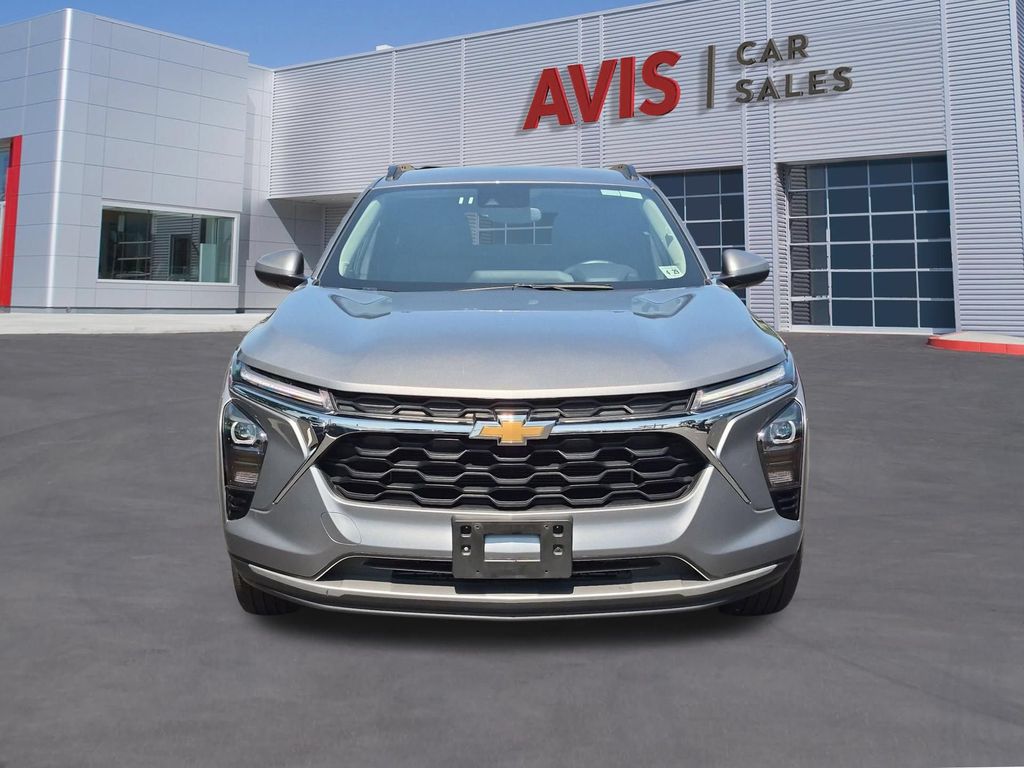 Thumbnail: 2025 Chevrolet Trax - 2