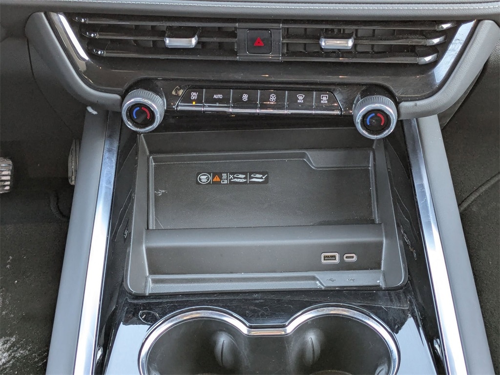 Thumbnail: 2025 Chevrolet Suburban - 27