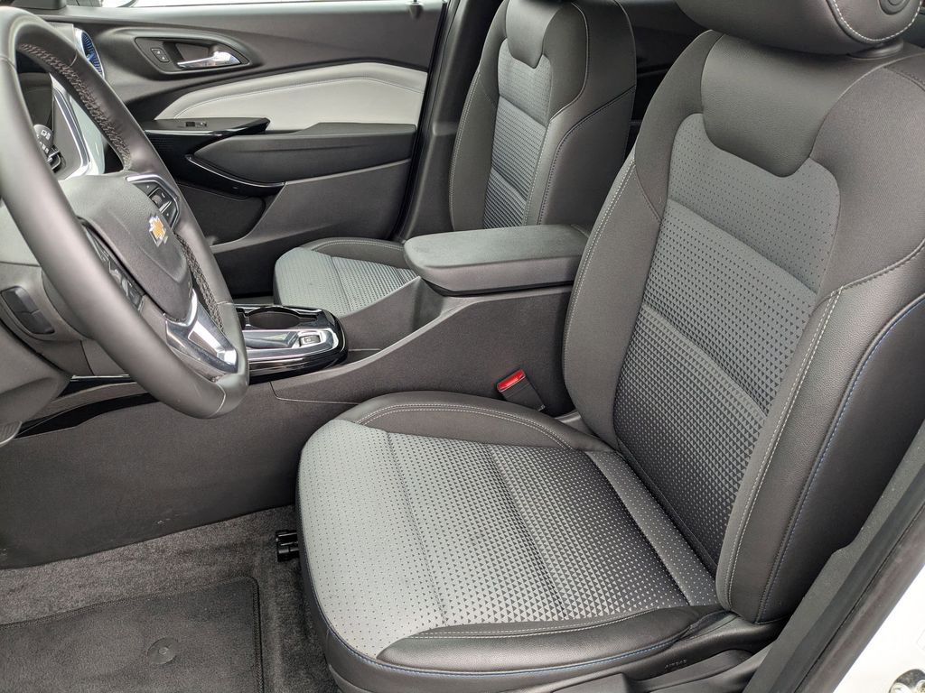 Thumbnail: 2025 Chevrolet Trax - 15