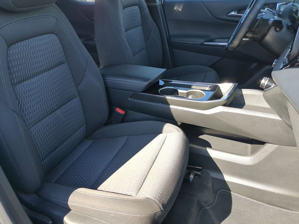 Thumbnail: 2025 Chevrolet Equinox - 30