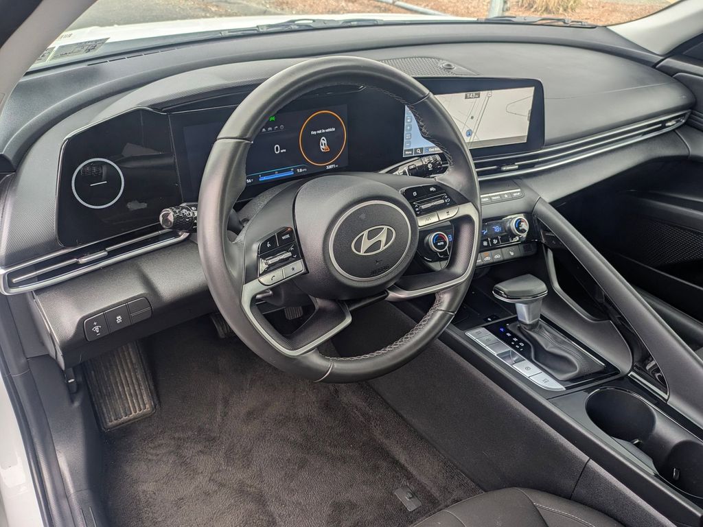 Thumbnail: 2025 Hyundai Elantra - 18