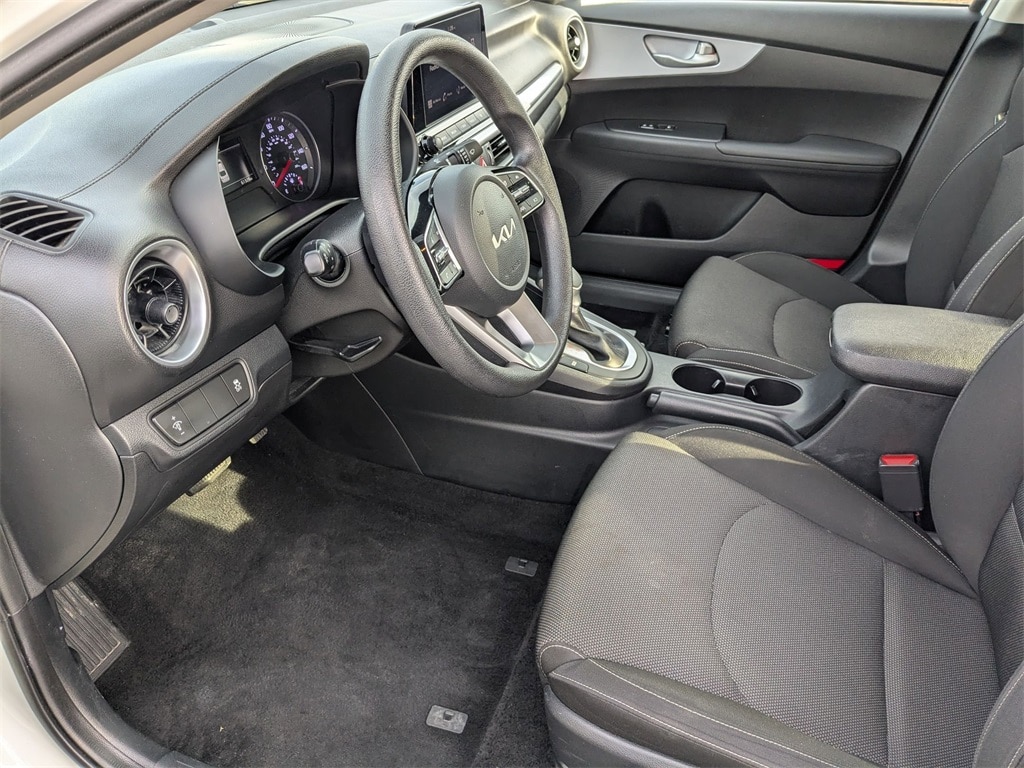 Thumbnail: 2024 Kia Forte - 16