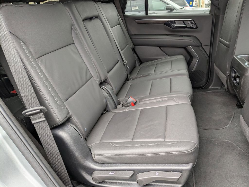 Thumbnail: 2025 Chevrolet Tahoe - 31