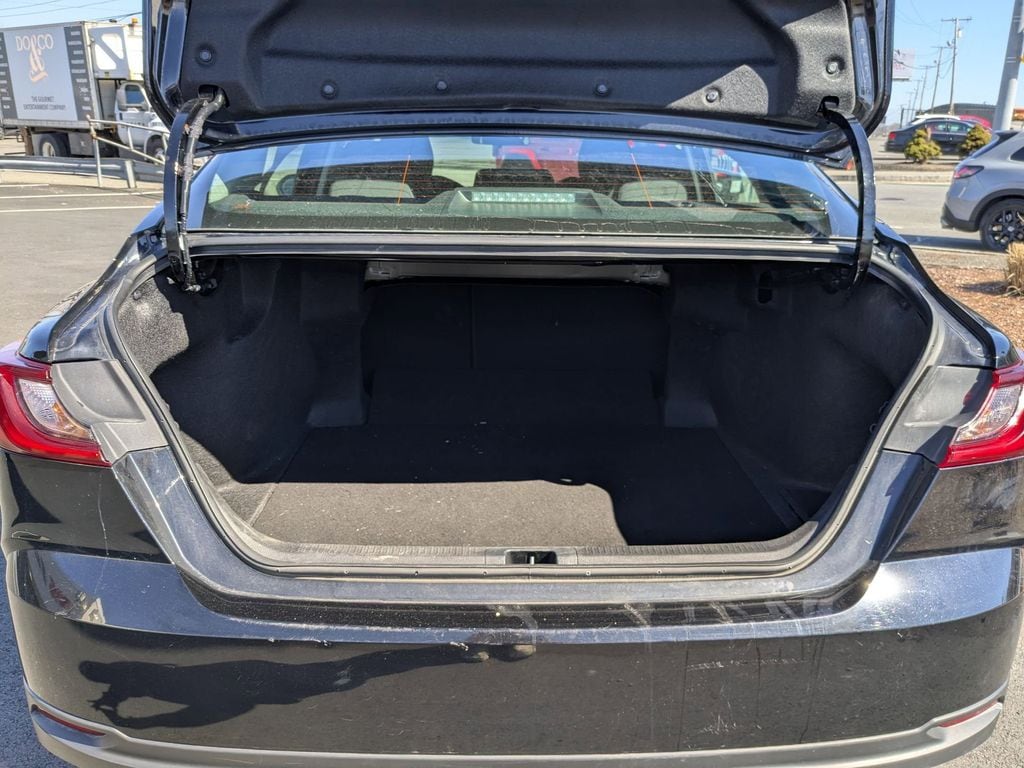 Thumbnail: 2025 Toyota Camry - 26