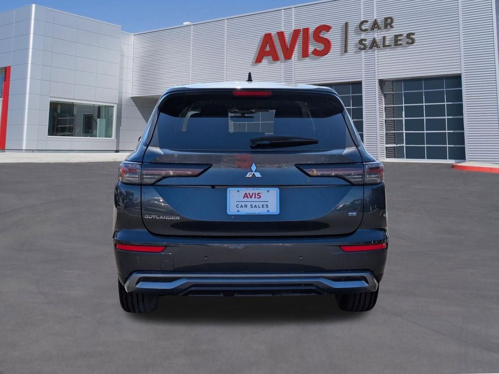 Thumbnail: 2025 Mitsubishi Outlander - 7