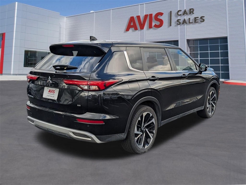 Thumbnail: 2024 Mitsubishi Outlander - 6