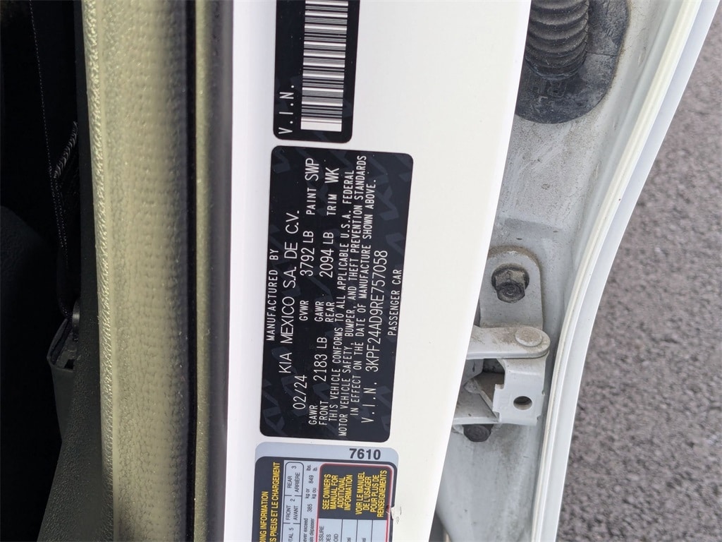 Thumbnail: 2024 Kia Forte - 38