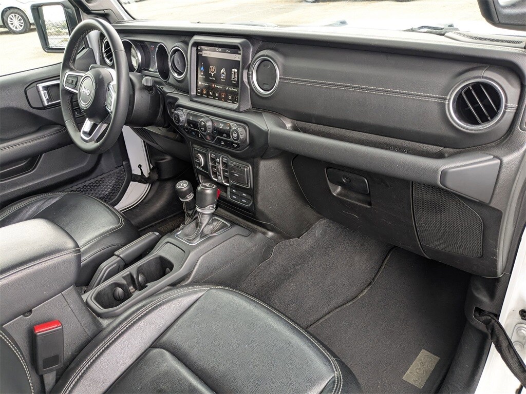 Thumbnail: 2022 Jeep Wrangler - 31