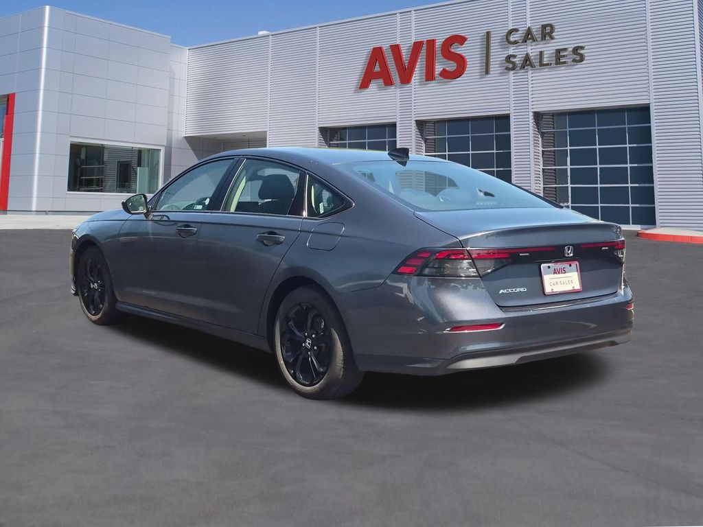 2025 Honda Accord SE - Photo 9