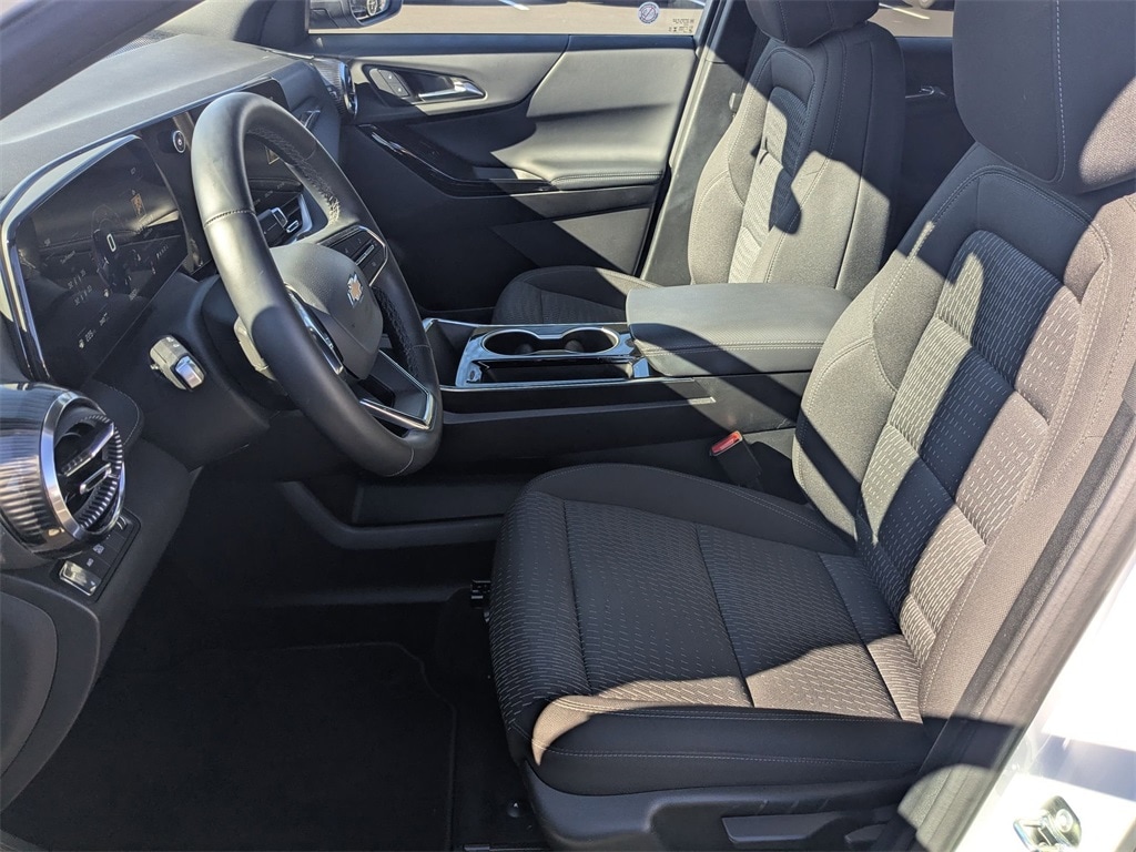 Thumbnail: 2025 Chevrolet Equinox - 17