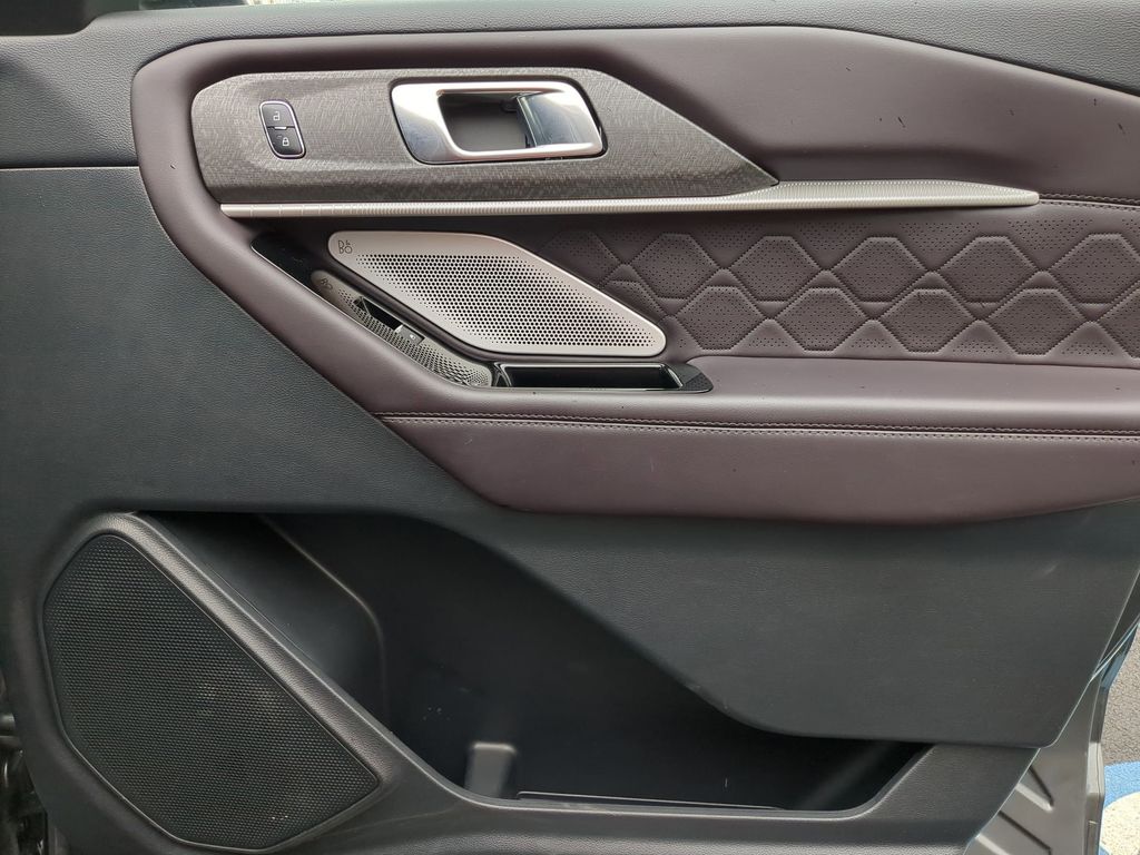 Thumbnail: 2025 Ford Explorer - 36